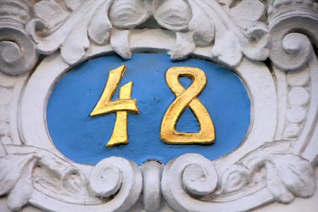 Nummer 48 bedeutung: Liebe, Numerologie, Träume, Bibel, Astrologie, spirituelle Bedeutung.