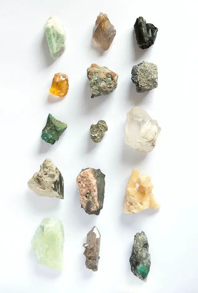 Feng shui crystals: In windows, for bedrooms, for sale, for bathroom, for living room, placement, for wealth, for health